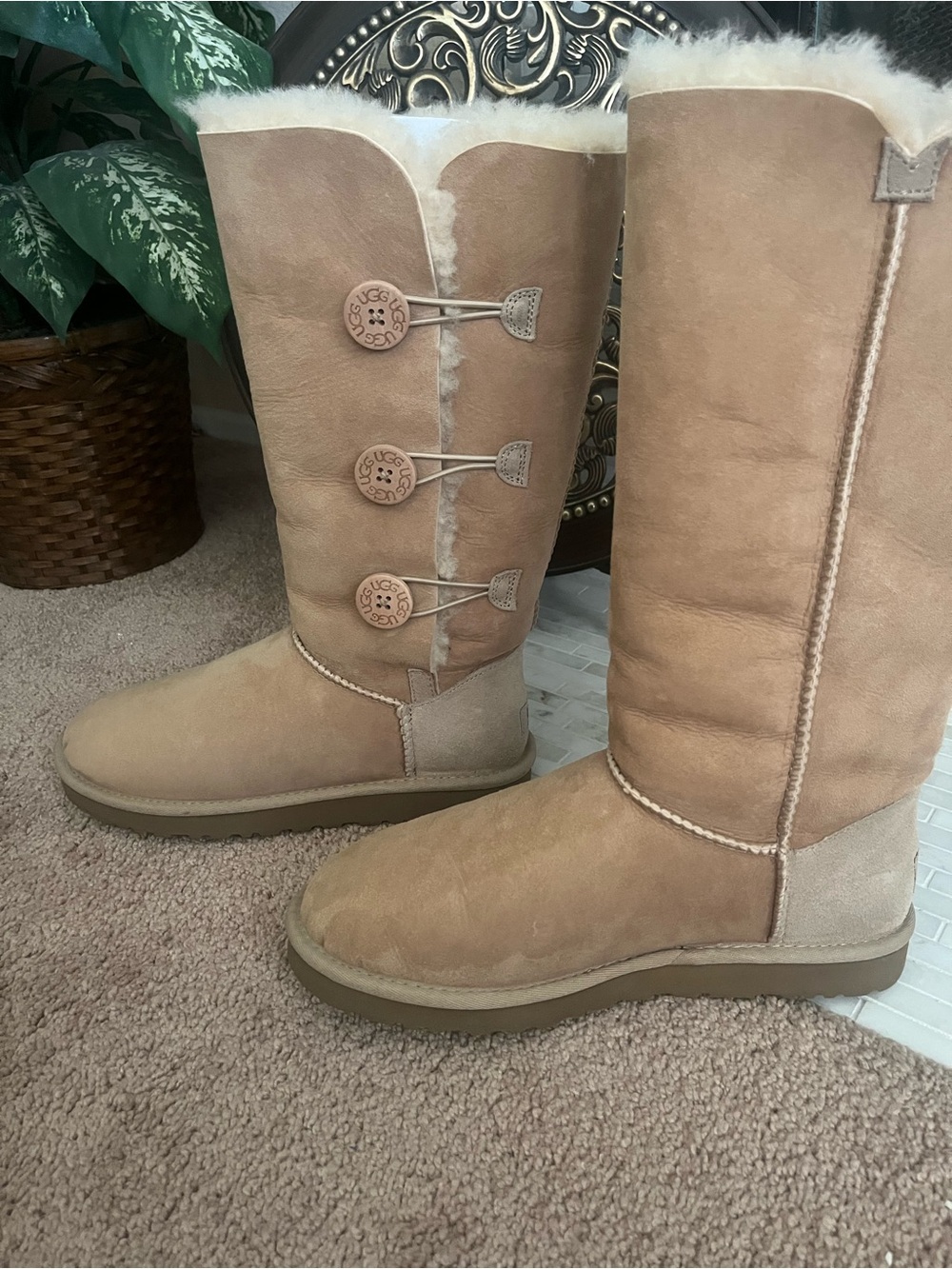 Women's UGG Bailey button tall Shearling Boots - sand size 9 - Picture 3 of 5